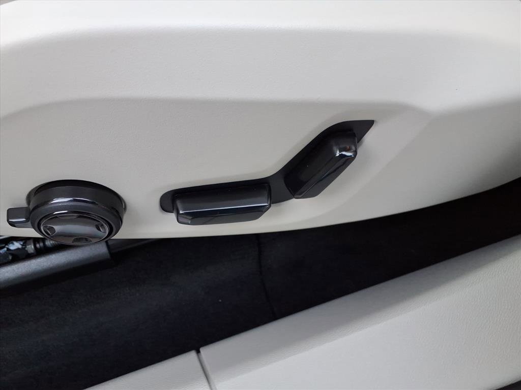 New 2026 Volvo XC60 B5 Ultra w/ Protection Package Premier image 17