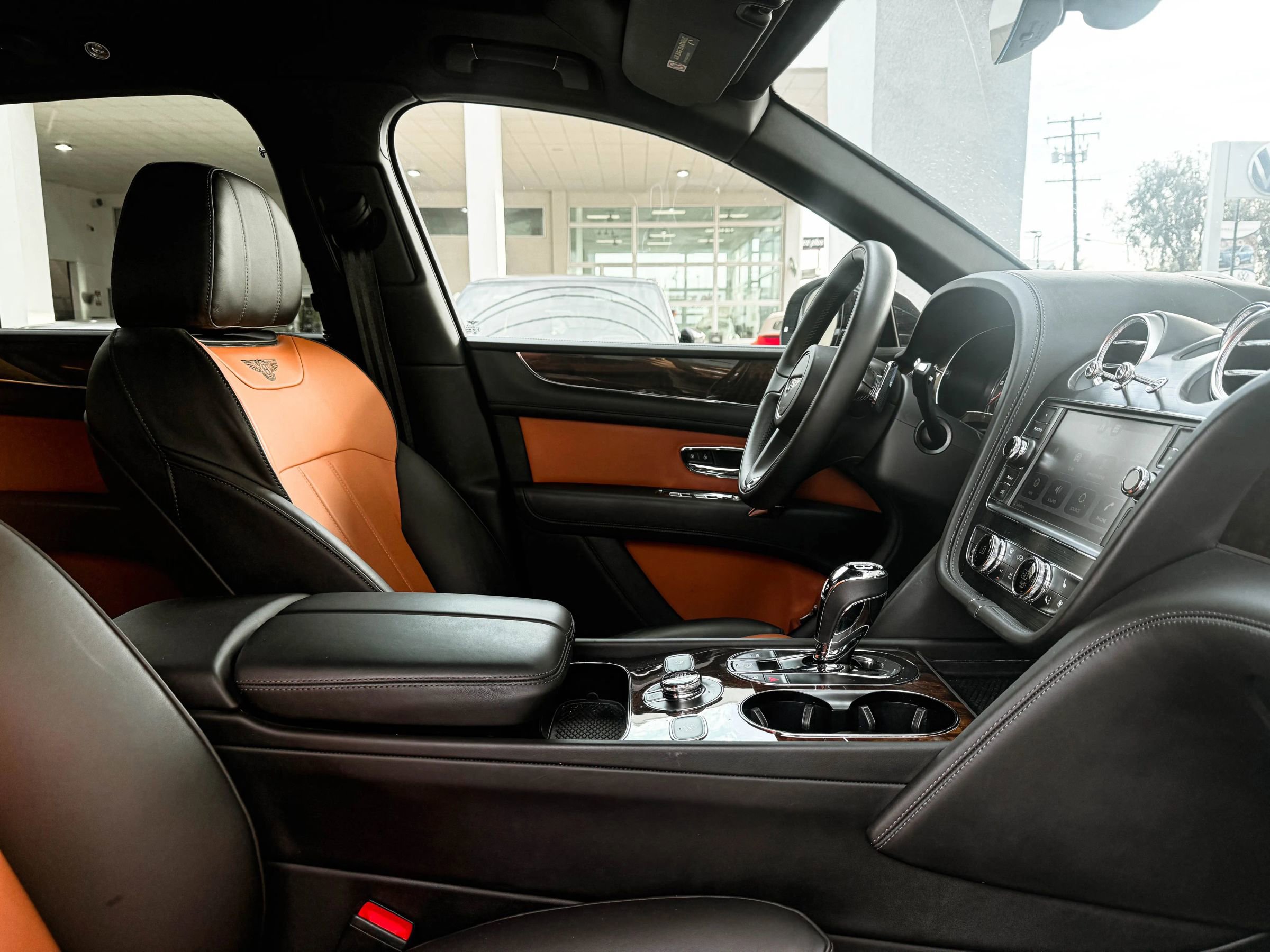 Used 2020 Bentley Bentayga image 29