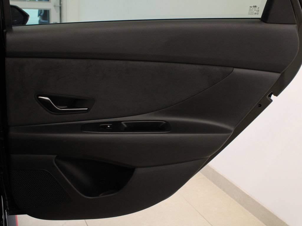Used 2022 Hyundai Elantra N FWD image 29