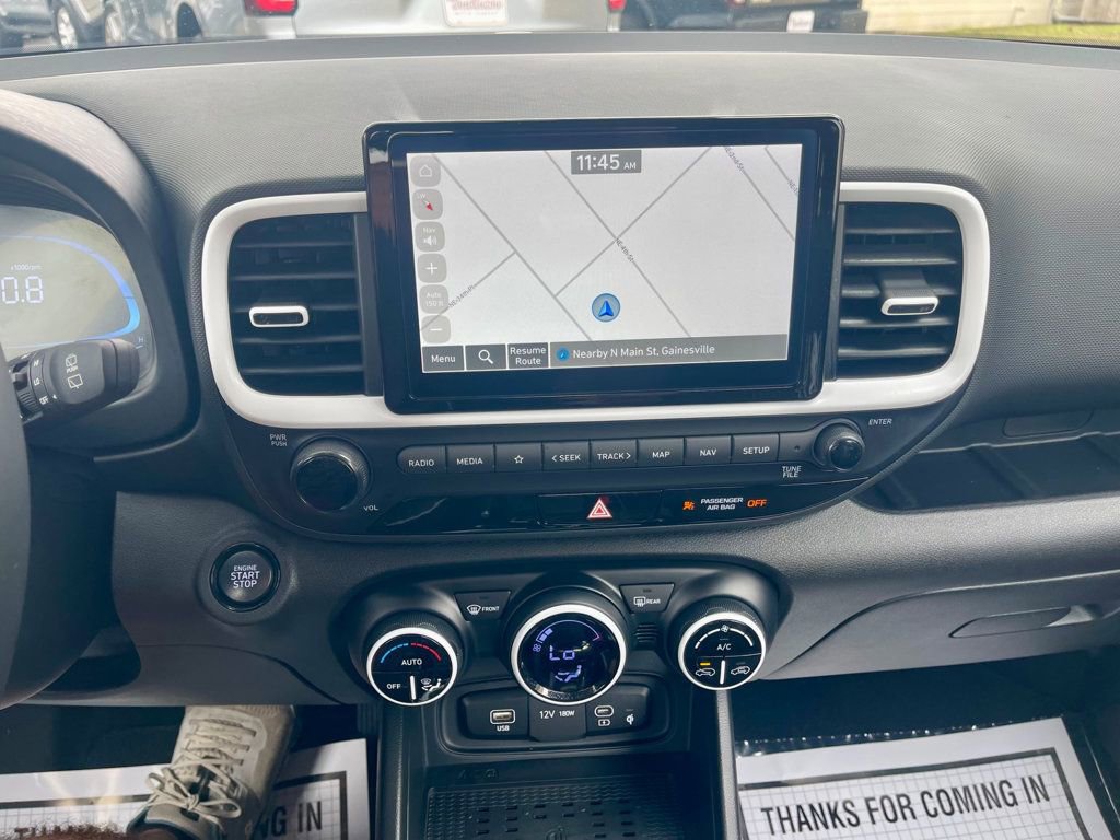 Used 2025 Hyundai Venue Limited image 16