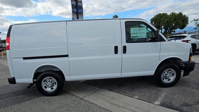 New 2026 Chevrolet Express 2500 w/ Driver Convenience Package RWD image 9