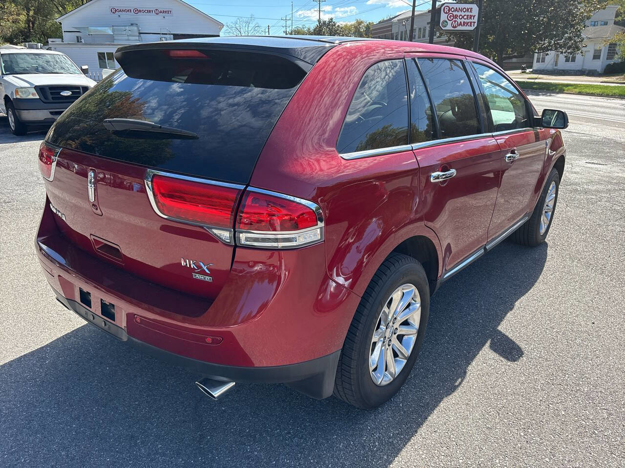 Used 2014 Lincoln MKX AWD w/ Equipment Group 102A image 11