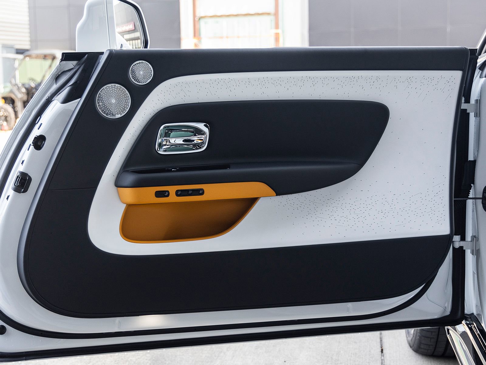 Used 2024 Rolls-Royce Spectre image 41