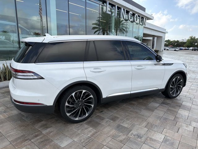 Used 2020 Lincoln Aviator Reserve w/ Equipment Group 201A image 2