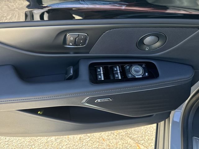 New 2026 Lincoln Nautilus Reserve AWD/4WD image 13