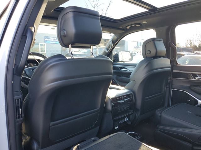 New 2026 Jeep Grand Wagoneer Limited AWD/4WD image 12