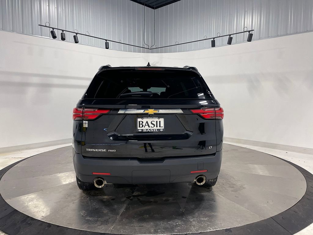 Used 2023 Chevrolet Traverse LT image 12