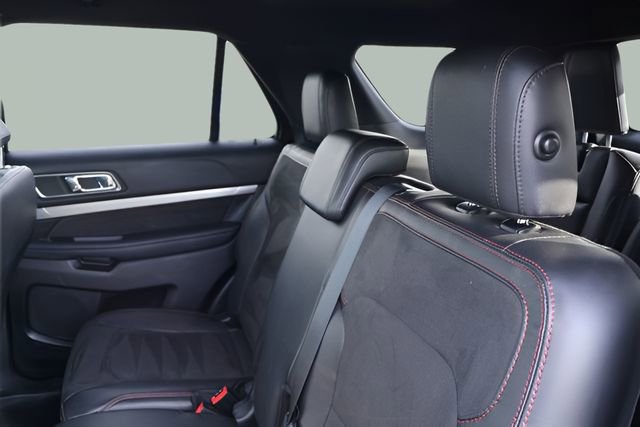 Used 2018 Ford Explorer XLT w/ Equipment Group 202A image 13