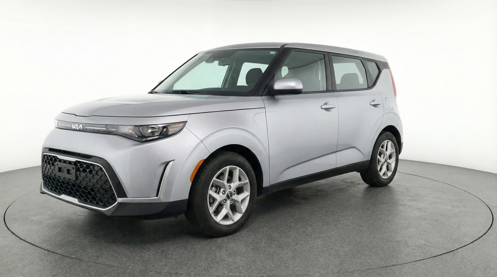 Used 2025 Kia Soul LX w/ LX Technology Package image 3