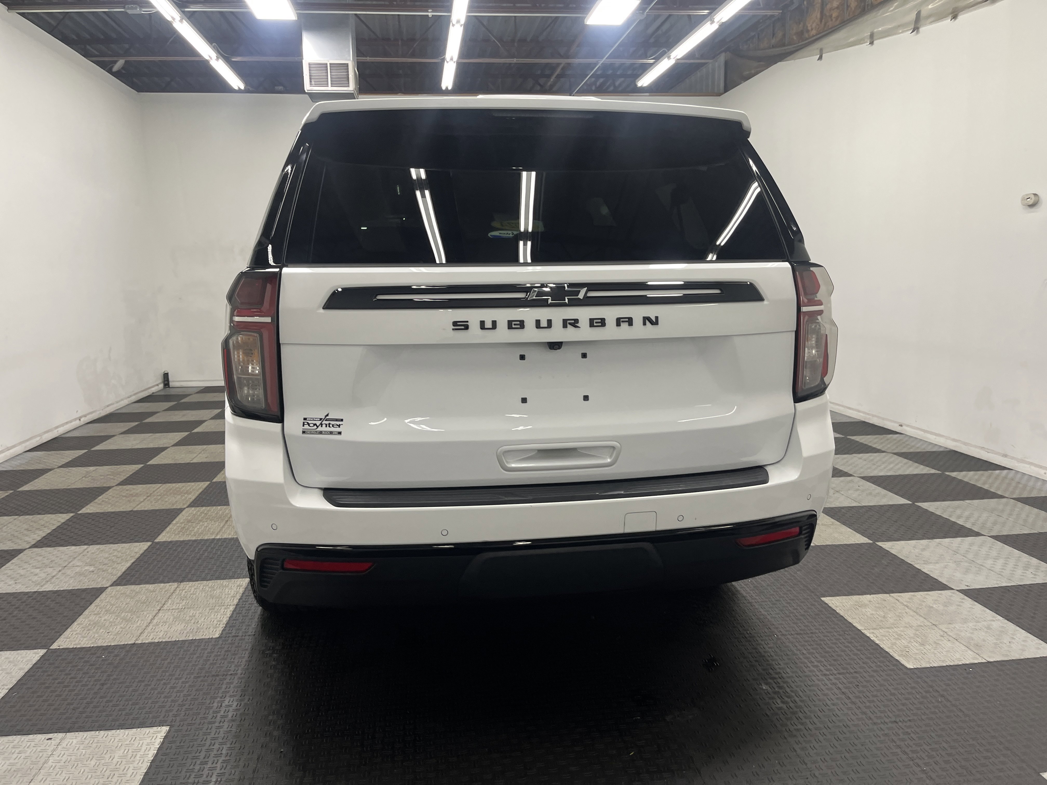 Used 2024 Chevrolet Suburban Z71 w/ Luxury Package image 3