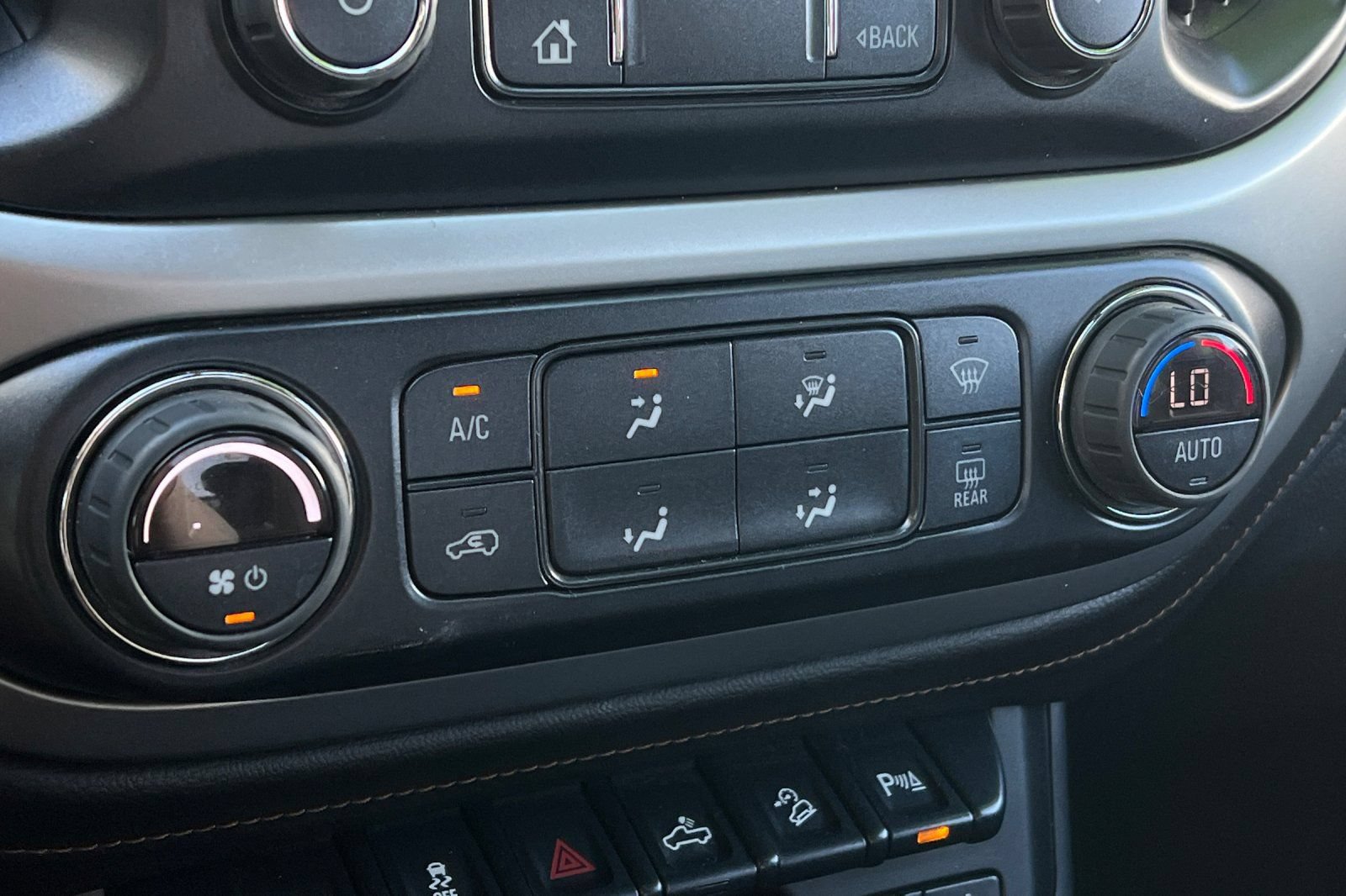 Used 2022 GMC Canyon AT4 w/ Trailering Package AWD/4WD image 27