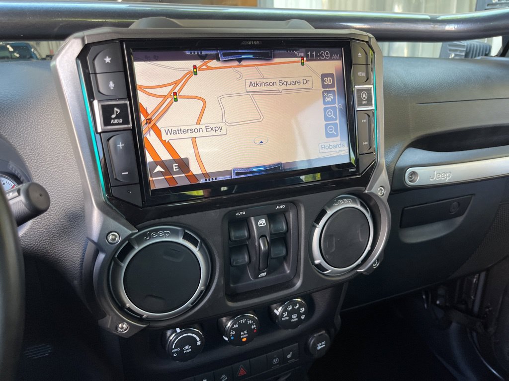 Used 2016 Jeep Wrangler Unlimited Rubicon w/ Connectivity Group AWD/4WD image 41