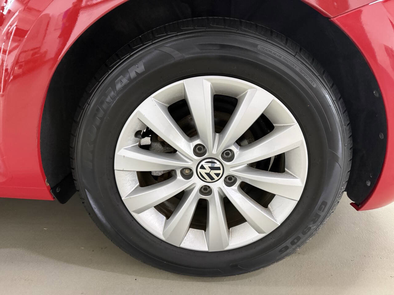 Used 2017 Volkswagen Beetle 1.8T S FWD image 25