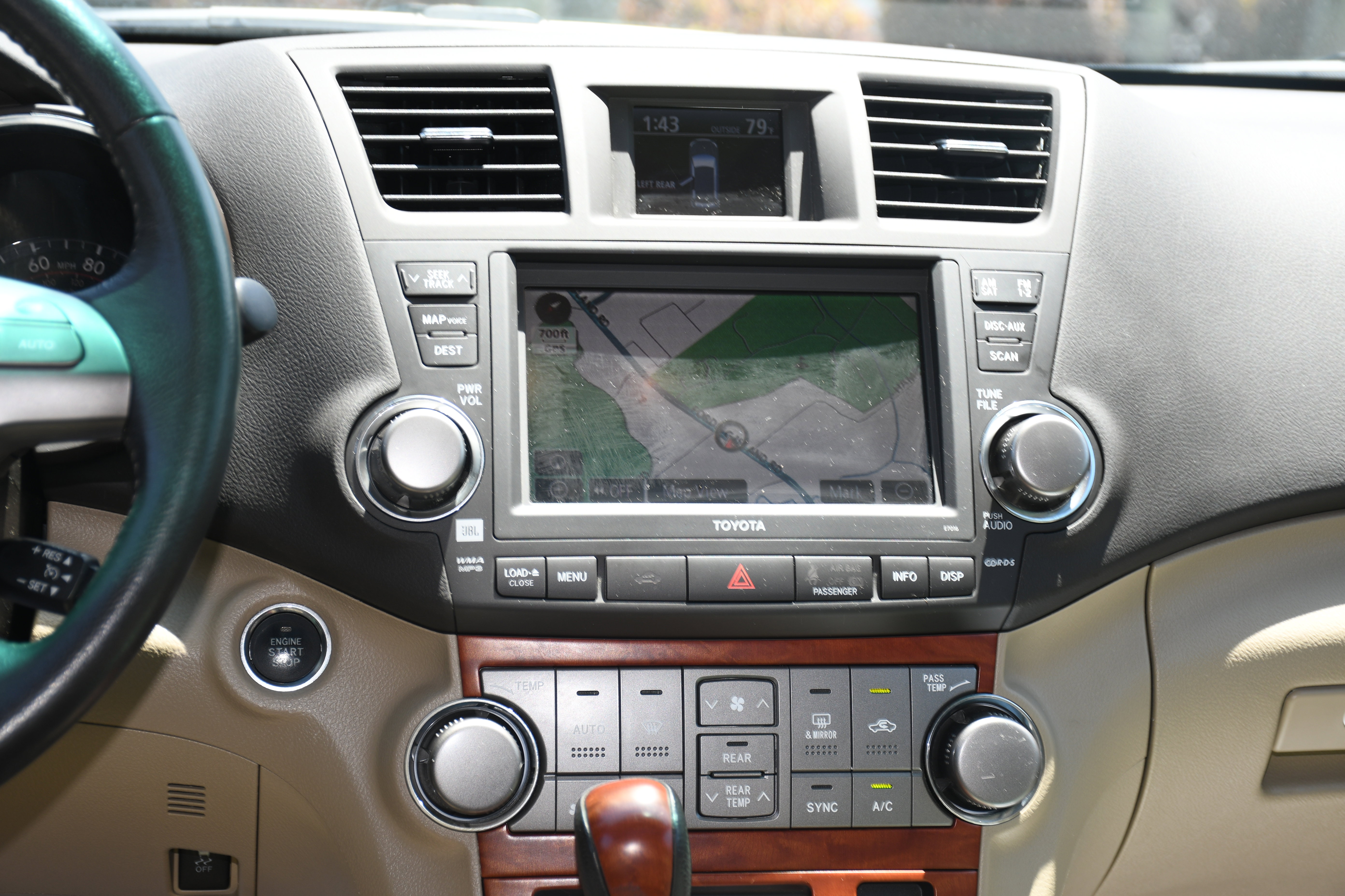 Used 2010 Toyota Highlander Limited AWD/4WD image 16