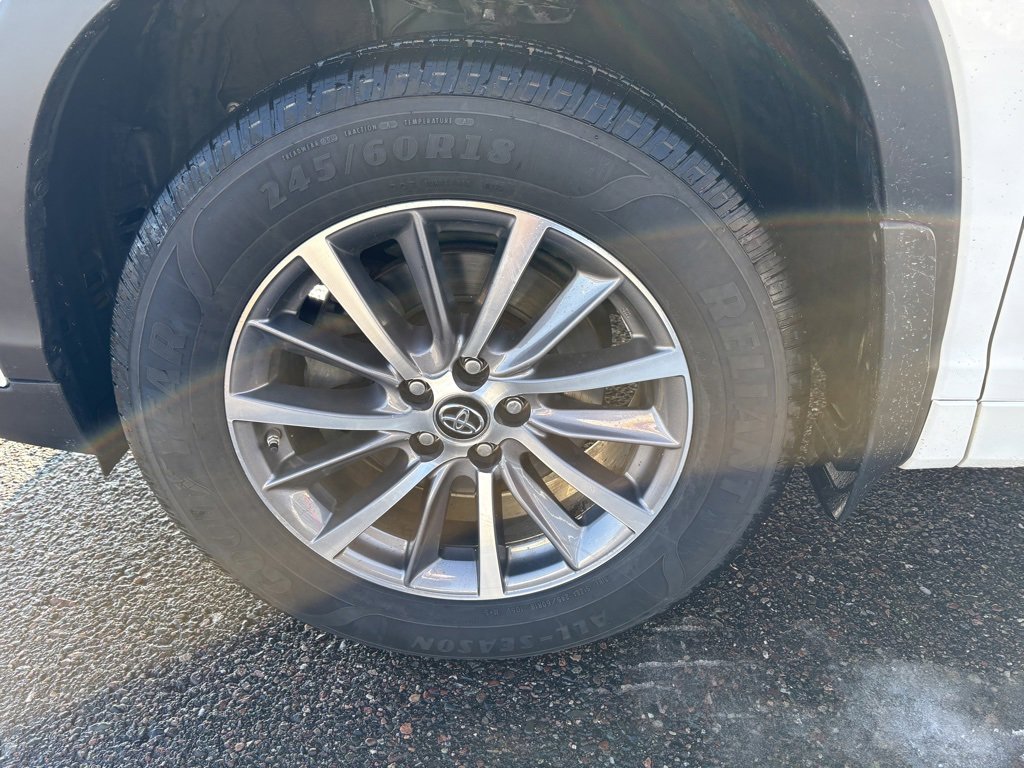 Used 2017 Toyota Highlander XLE image 21