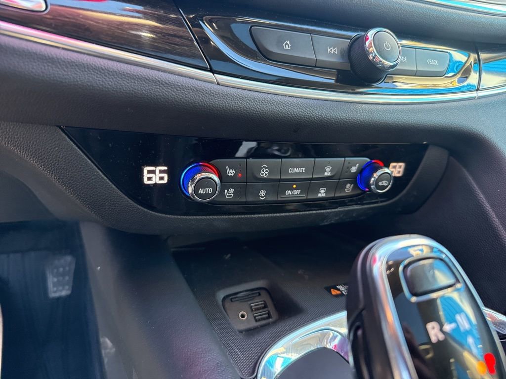 Used 2020 Buick Enclave Avenir w/ Avenir Technology Package image 25