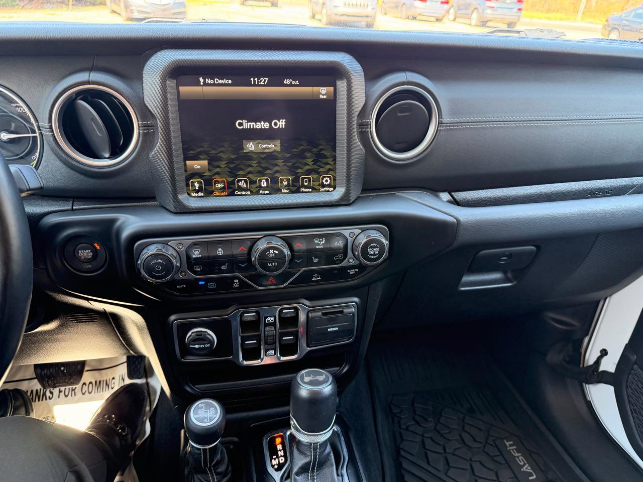 Used 2023 Jeep Wrangler Sahara w/ Cold Weather Group AWD/4WD image 34