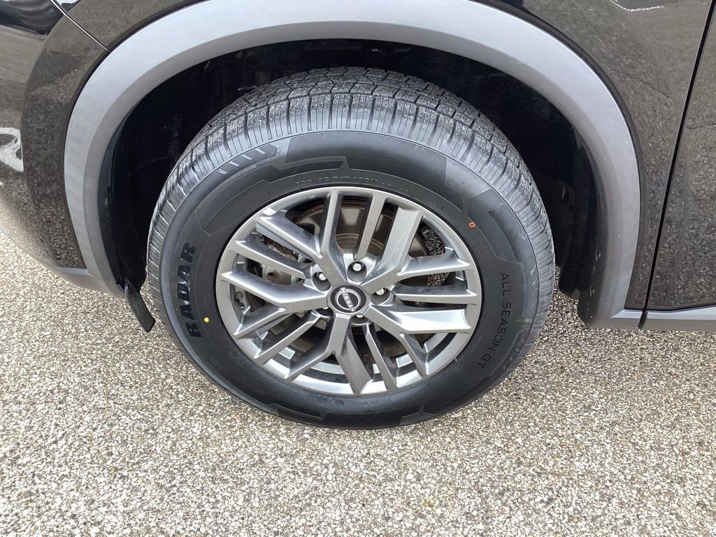 Used 2023 Nissan Rogue S image 33