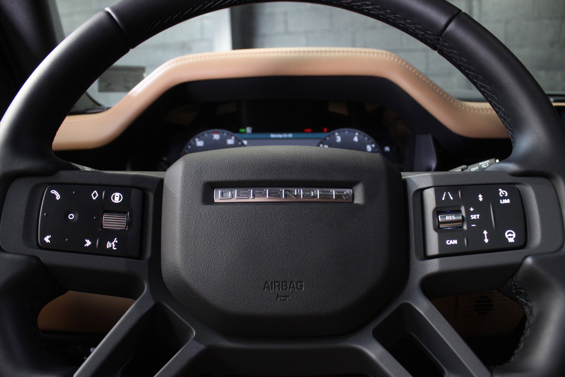 Used 2025 Land Rover Defender 110 X-Dynamic SE image 53