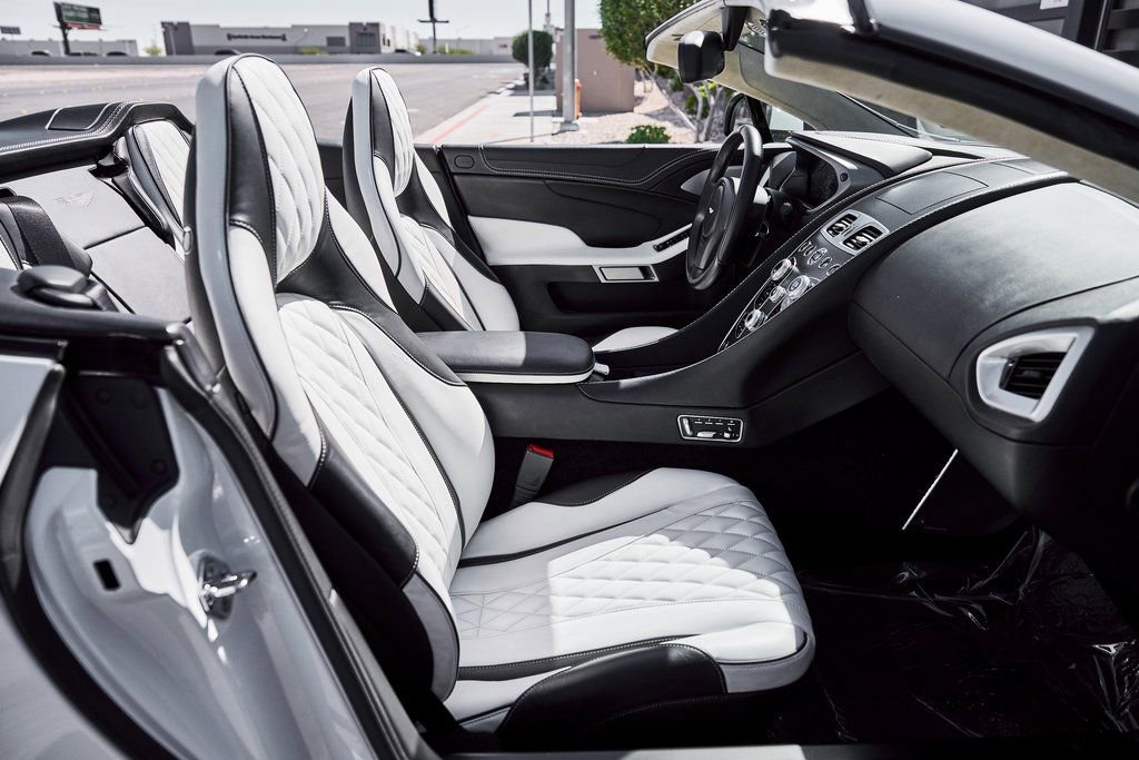 Used 2017 Aston Martin Vanquish S image 35