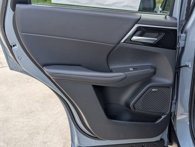 New 2026 Mitsubishi Outlander SE FWD image 23