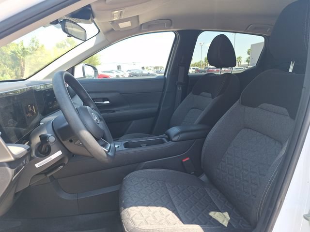 Certified 2025 Nissan Kicks SV FWD image 10