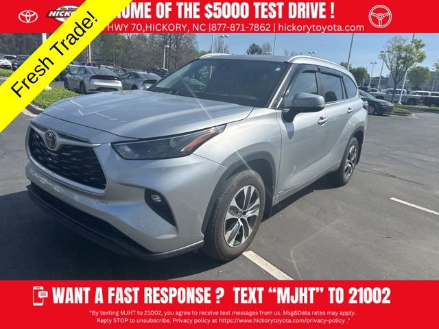 Used 2025 Toyota Highlander XLE image 7