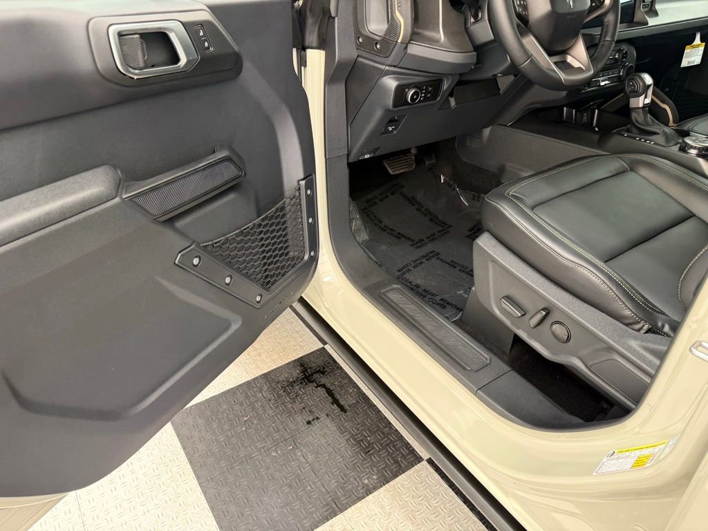 New 2026 Ford Bronco Badlands AWD/4WD image 32