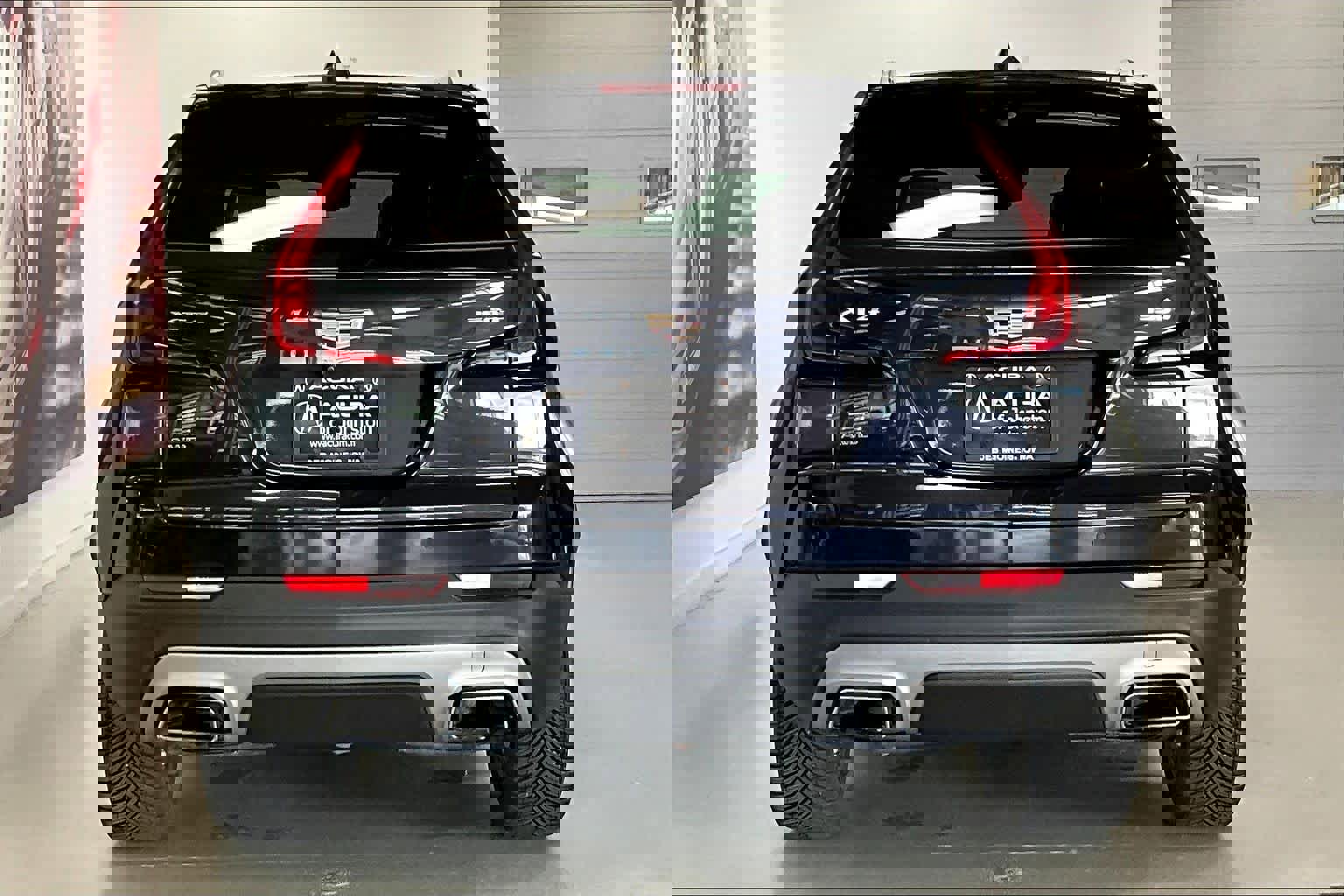 Used 2023 Cadillac XT4 Premium Luxury image 5