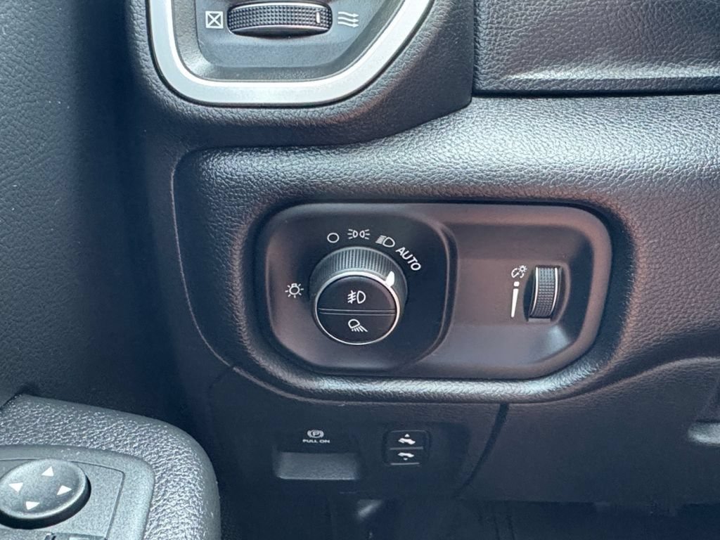 Used 2022 RAM 1500 Big Horn AWD/4WD image 31
