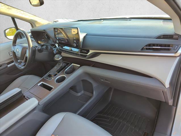Used 2021 Toyota Sienna XLE AWD/4WD image 25
