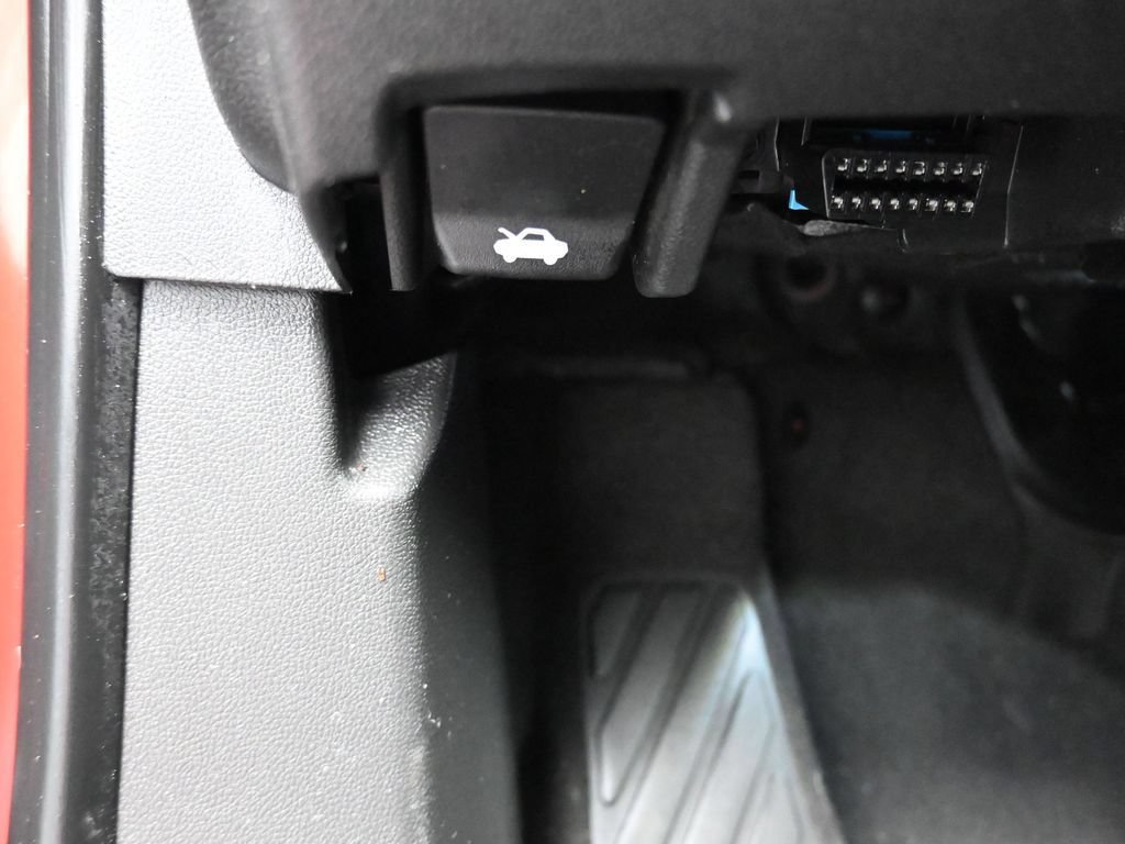 Used 2023 Buick Envision Essence w/ Sport Touring Package FWD image 27