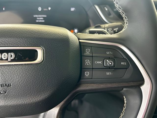 Used 2024 Jeep Grand Cherokee L Limited w/ Luxury Tech Group II image 30