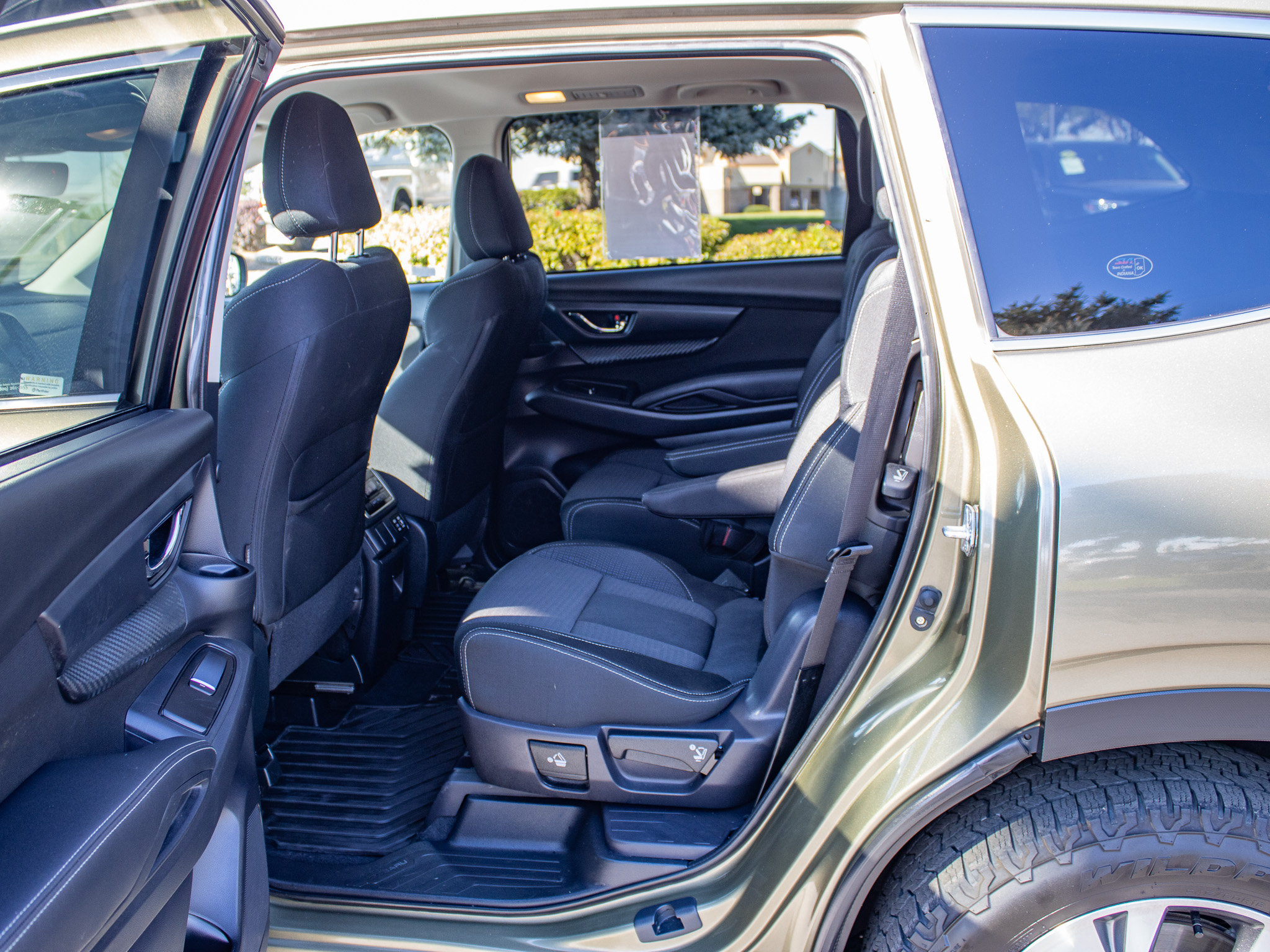 Used 2023 Subaru Ascent Premium w/ Convenience Package AWD/4WD image 15