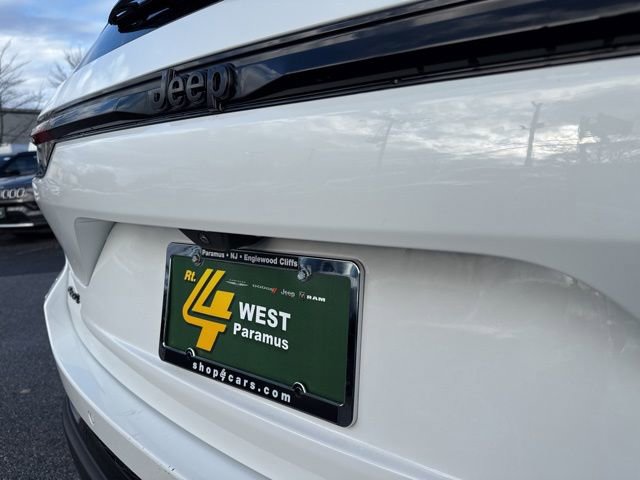 Certified 2024 Jeep Grand Cherokee Altitude image 17