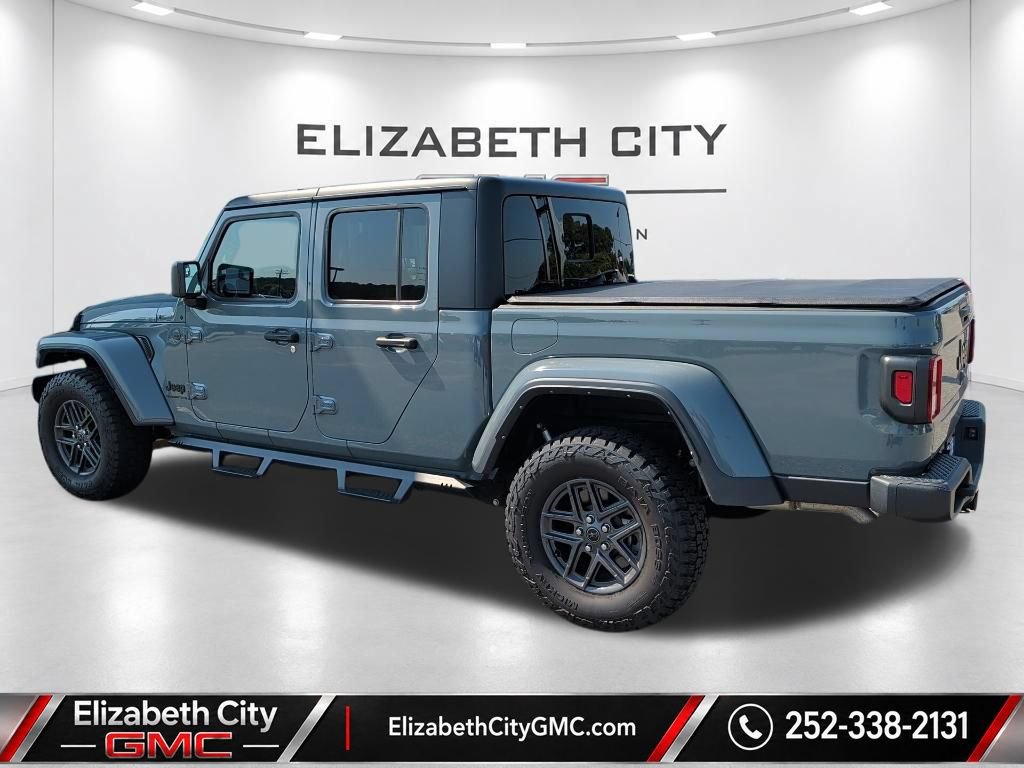 Used 2024 Jeep Gladiator Sport AWD/4WD image 5