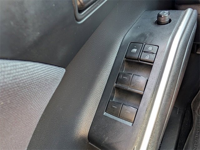 Used 2024 Toyota Highlander LE image 33