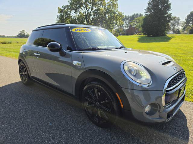 Used 2016 MINI Cooper S FWD image 4
