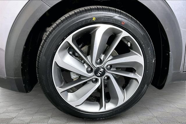 Used 2017 Kia Niro Touring image 32