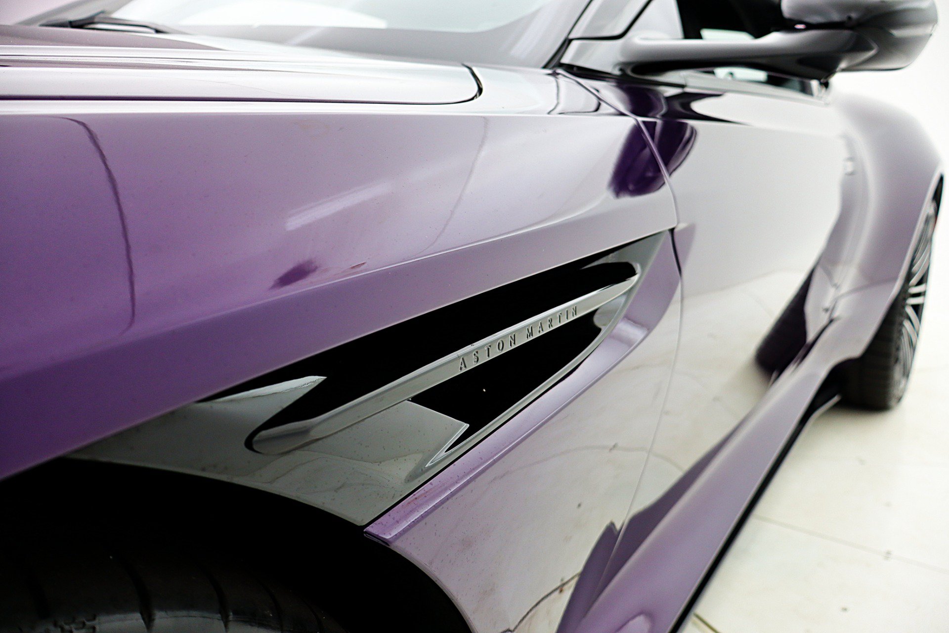 Used 2024 Aston Martin DB12 Coupe RWD image 21