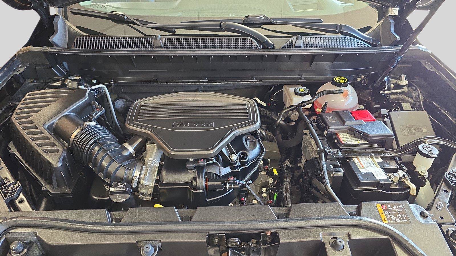 Used 2023 GMC Acadia AT4 w/ Technology Package AWD/4WD image 28