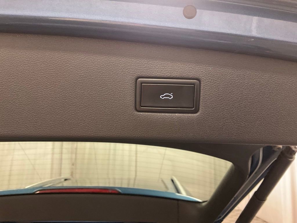 Used 2019 Volkswagen Tiguan SEL R-Line image 27