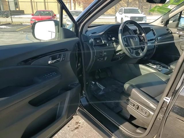 Used 2022 Honda Pilot Touring image 13