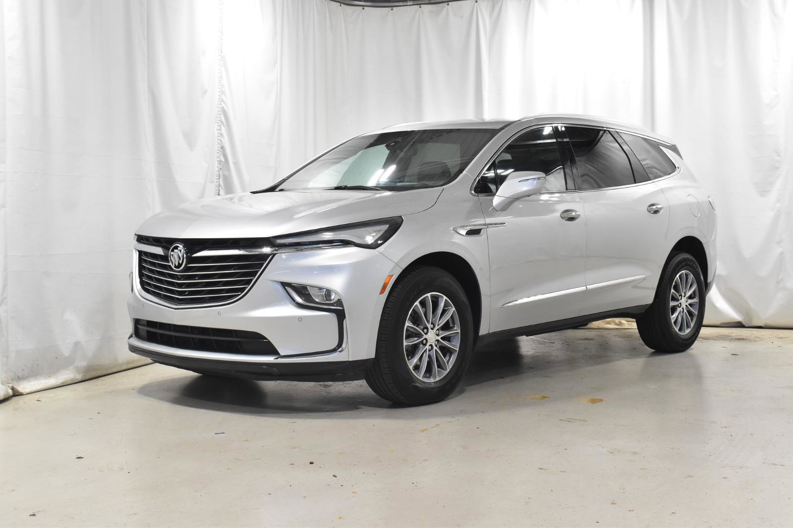 Used 2022 Buick Enclave Premium image 2