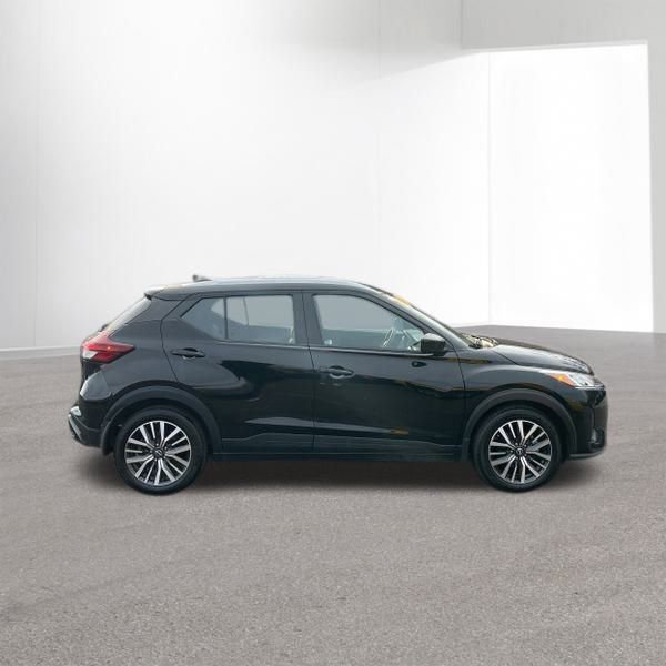 Used 2023 Nissan Kicks SV image 6