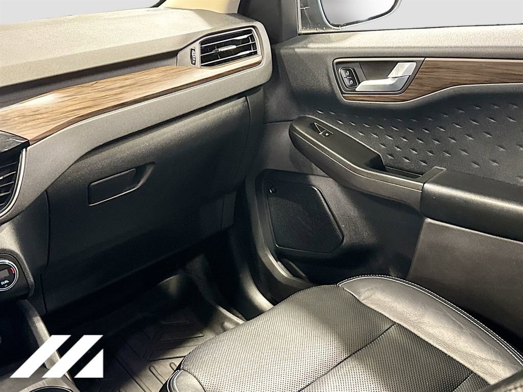 Used 2020 Ford Escape Titanium image 25