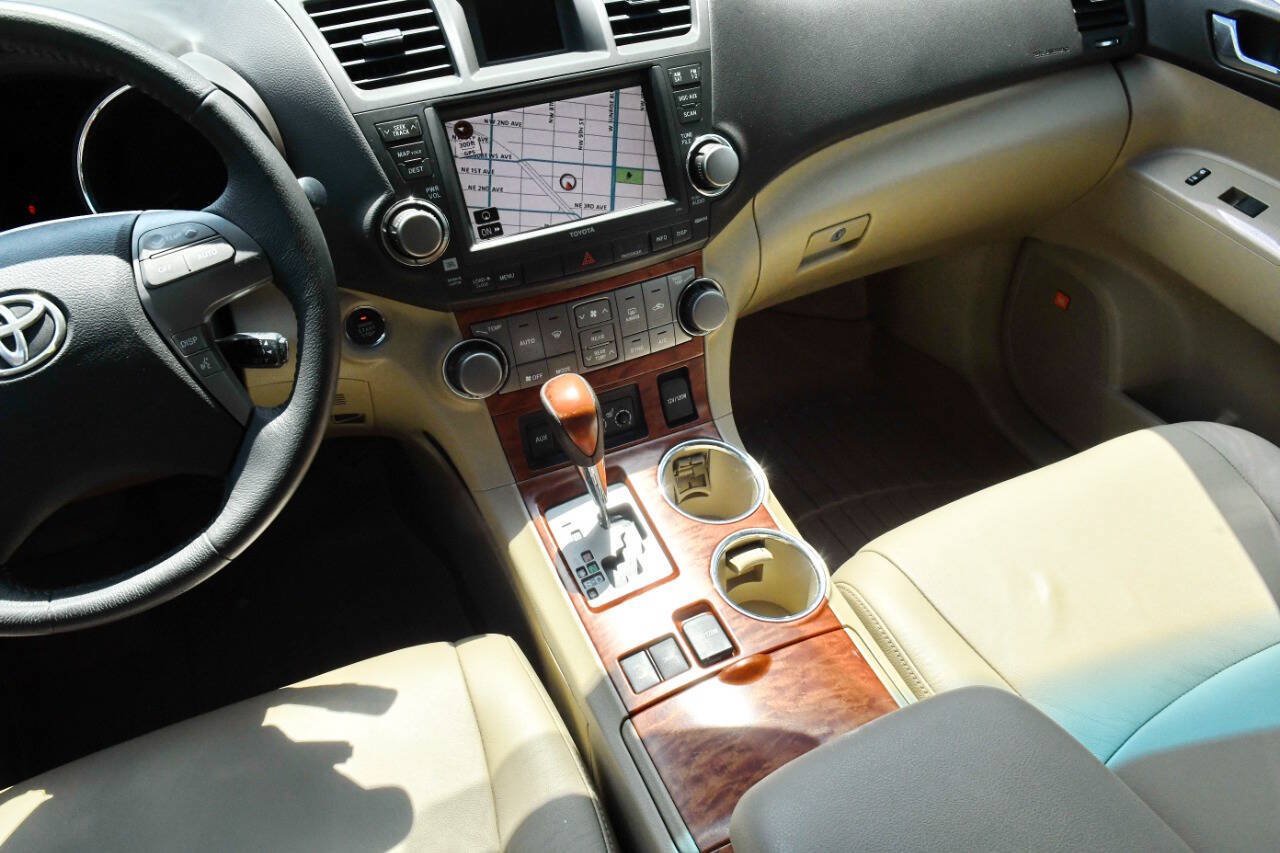 Used 2010 Toyota Highlander Limited AWD/4WD image 23