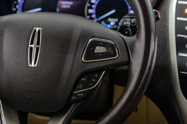 Used 2019 Lincoln MKC Select w/ Select Plus Package AWD/4WD image 17