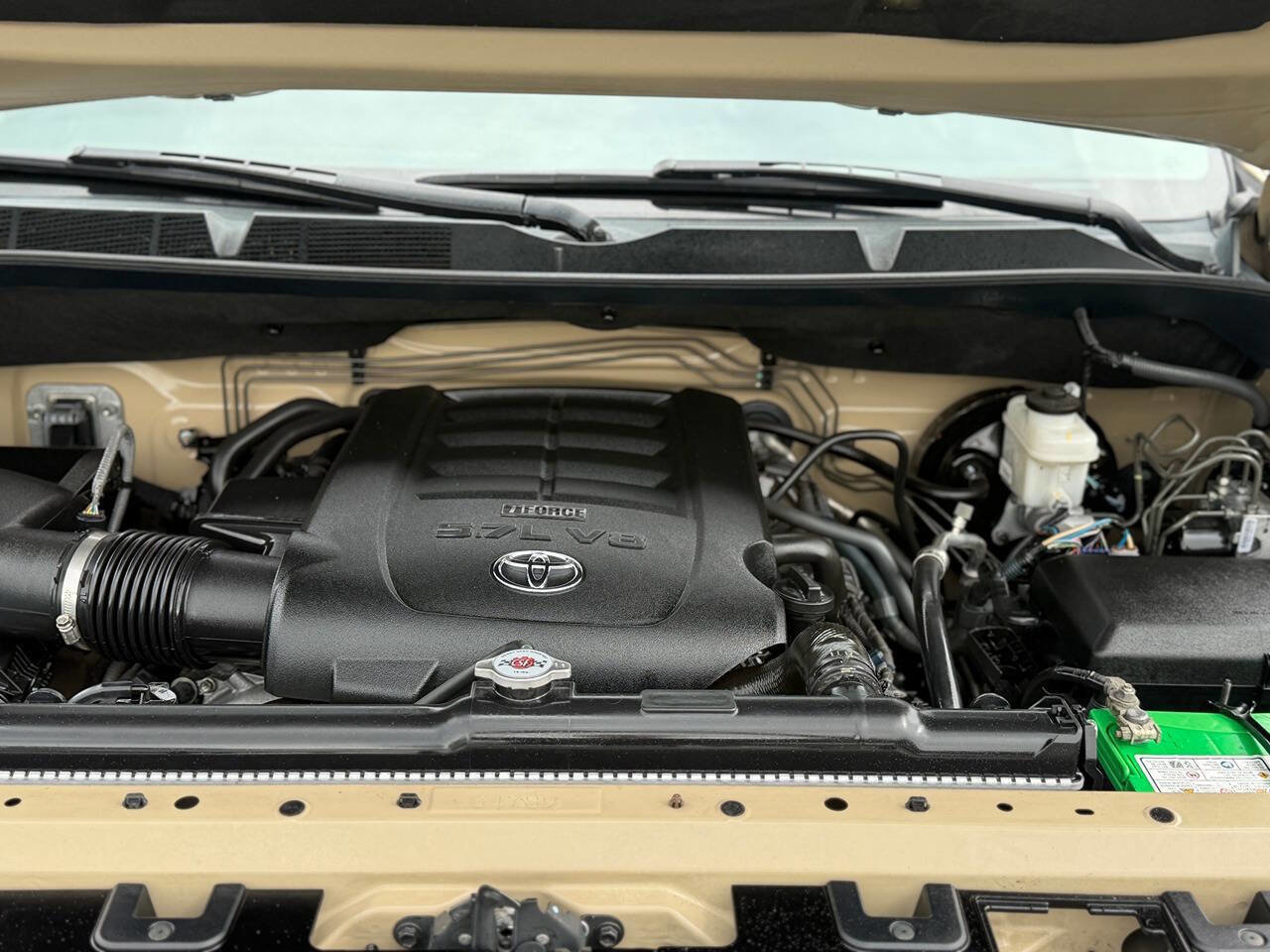 Used 2017 Toyota Tundra Limited w/ Limited Premium Package AWD/4WD image 4