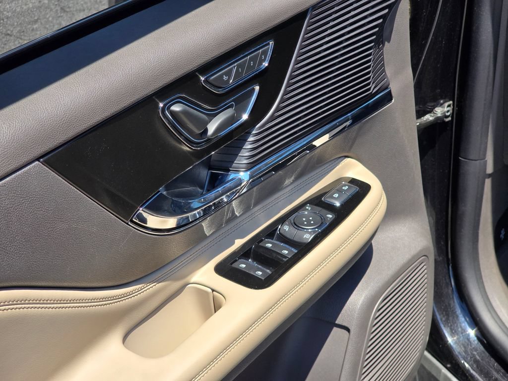 Used 2022 Lincoln Corsair FWD w/ Premium Package image 37